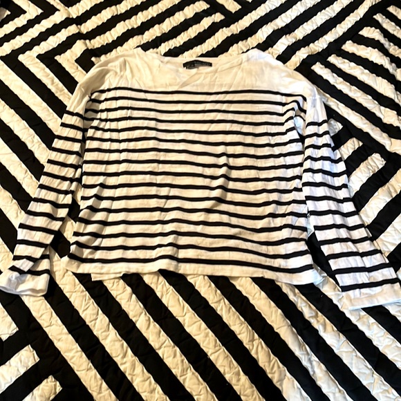 Lightweight Drop Shoulder Striped 360 Sweater Size Small - Picture 1 of 16